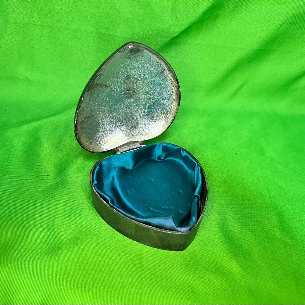 Silver Plated Heart Shaped Metal Box - Picture 2 of 5